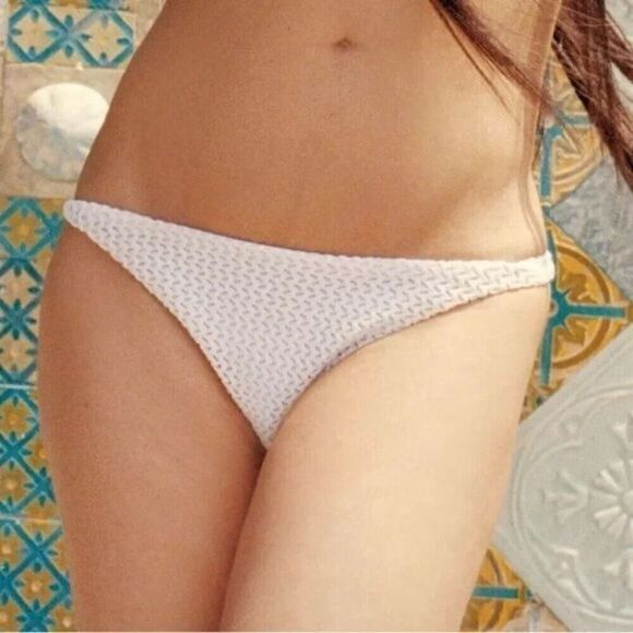 Andie Swim X Demi Moore Tropez Bikini Bottom White Crochet Textured Size L NWT - Picture 4 of 12